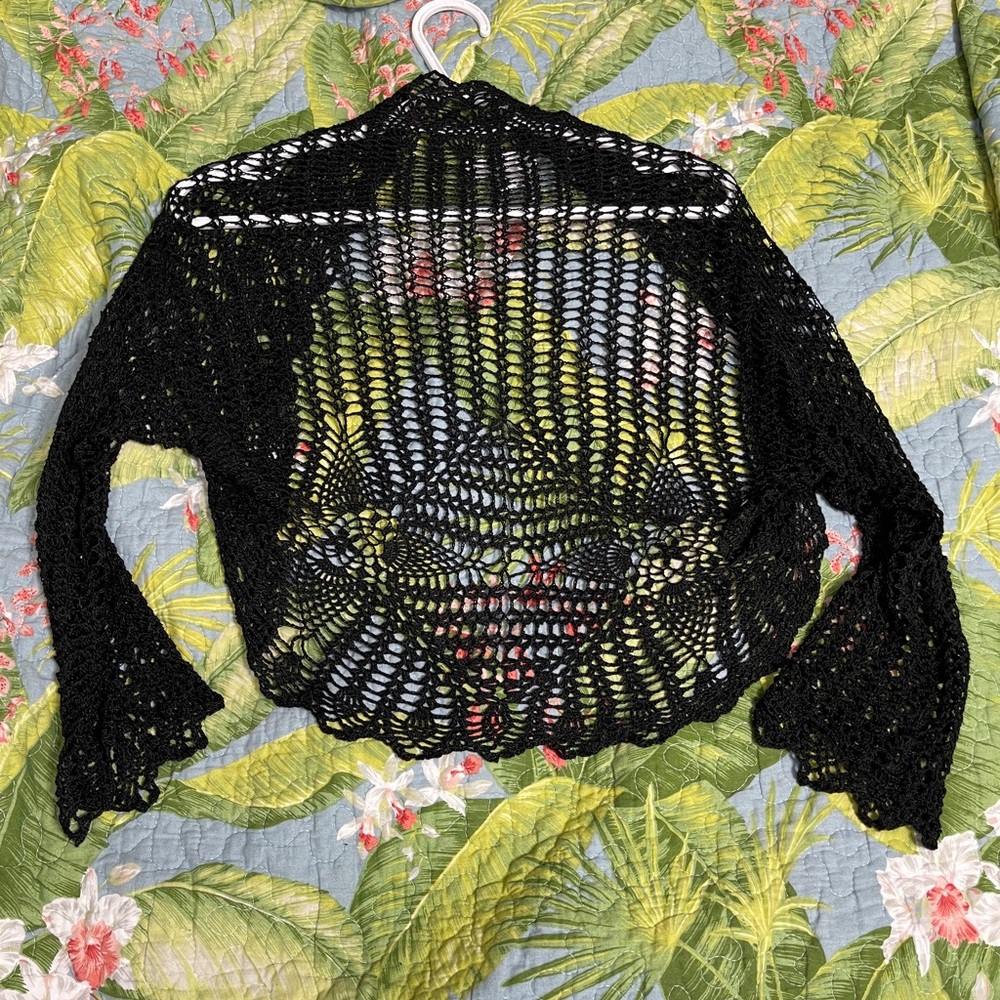 WHBM Black Crochet Cardigan Sweater sz S NWOTs Floral Super Cute Shrug